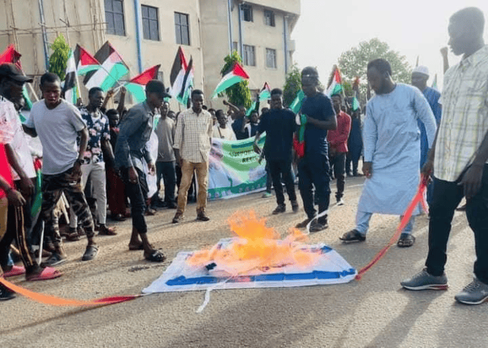 Shiite Muslims protesting in Abuja on October 9, courtesy Rachael Nuhu Birma.