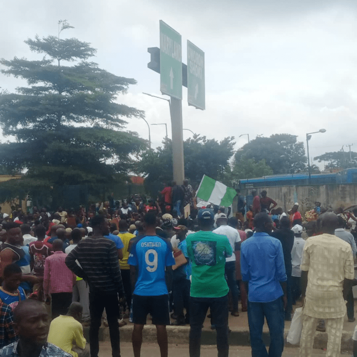 Protestors gathered in Lagos for first day of EndBadGovernance Action. Credit: Olatunde Marolan.