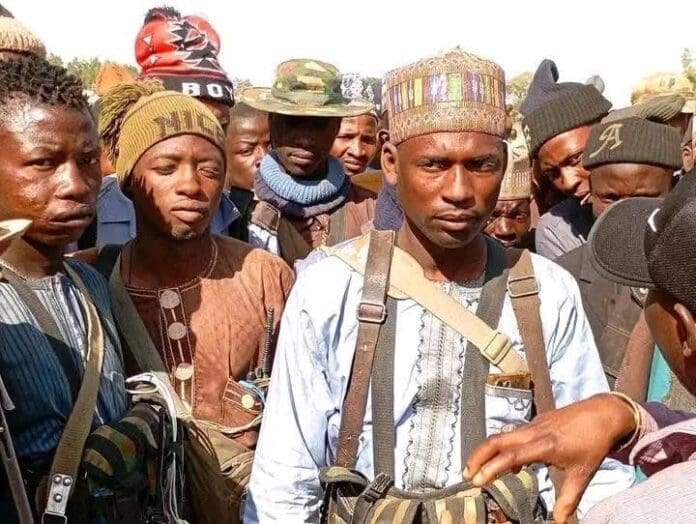 Bandit kingpins lay down arms in Katsina. Photo credit: X/@ZagazOlaMakama.