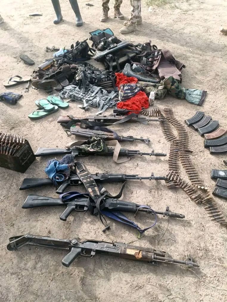 Recovered weapons from Kukawa attack. Photo by: Nigeria Army Facebook page.